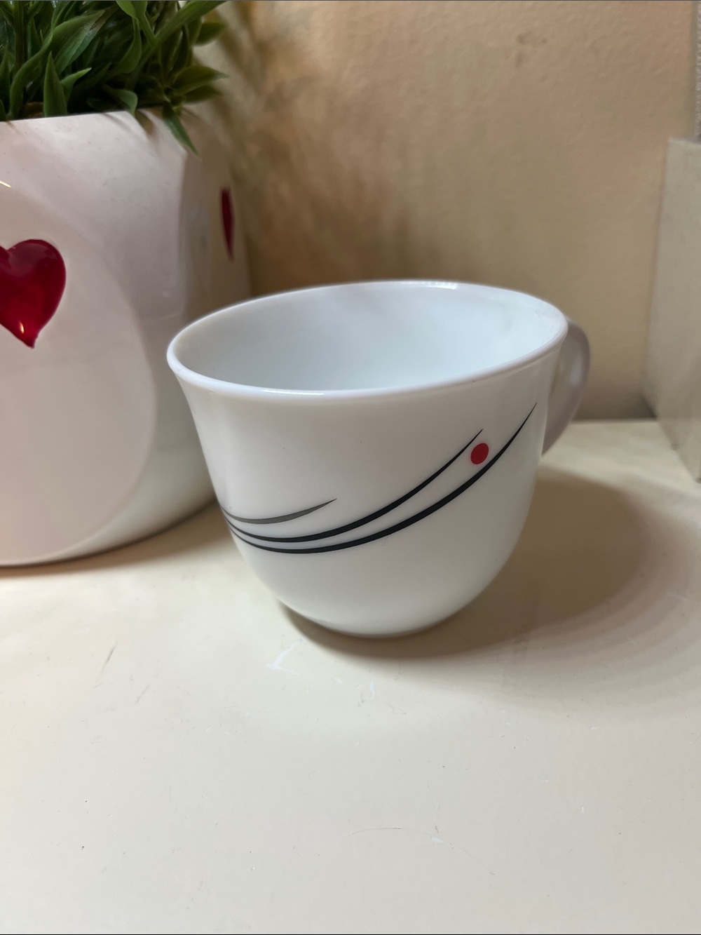 Vintage 1980s white milk glass Harmonia Crivisa mug